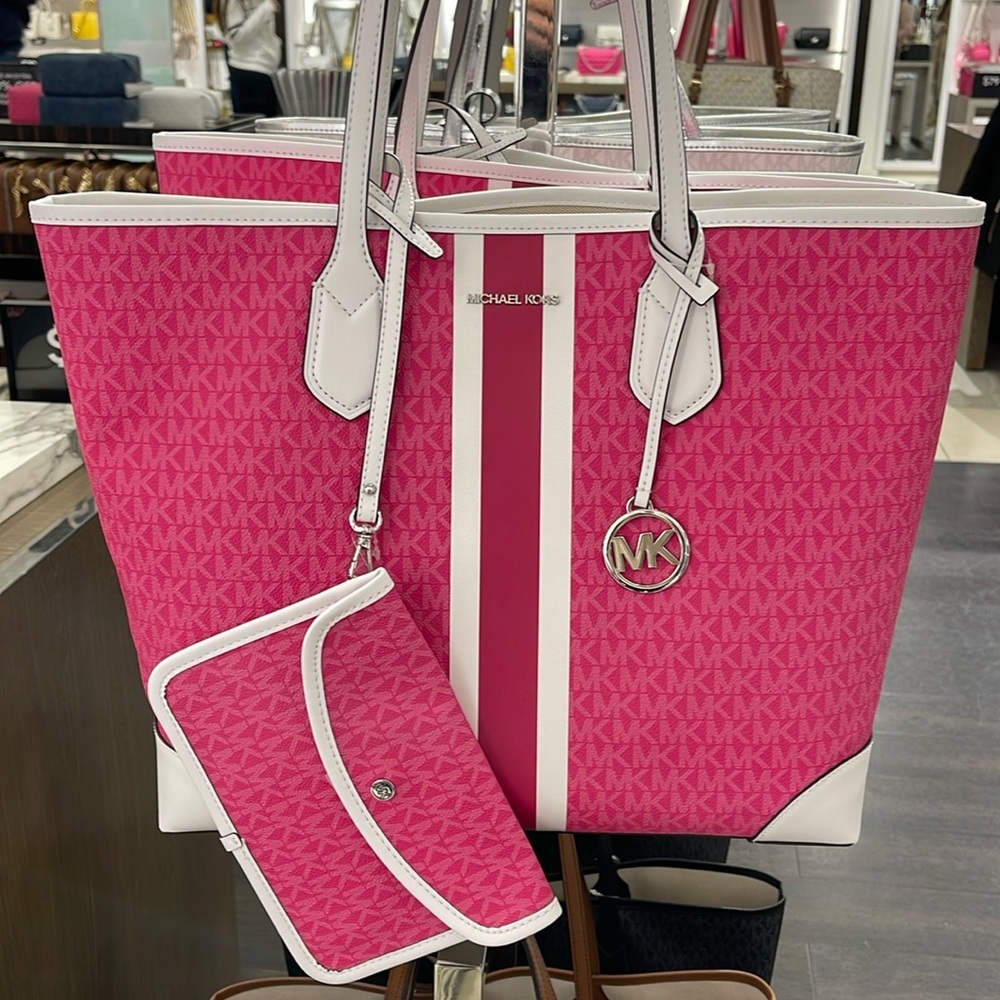 Michael Kors Eva Large Signature Logo Stripe Tote Bag Dragonfruit
NWT